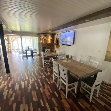 La Irmania 3* Леденицен