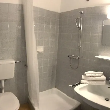 Bed & Breakfast La Irmania Ledenitzen