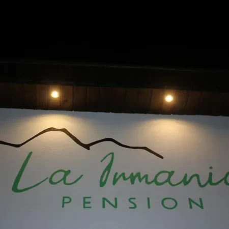 La Irmania Alojamento de Acomodação e Pequeno-almoço Ledenitzen